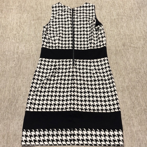 Michael Kors Dress Sz 10 Houndstooth Black and White sheath dress - Picture 5 of 6